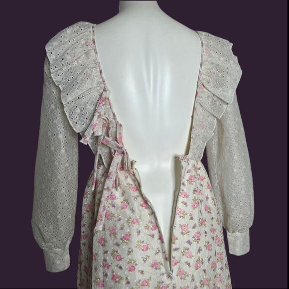 70s Prairie Maxi Dress Floral Eyelet Ruffle Open Back with Ties, sz Small - Picture 6 of 6